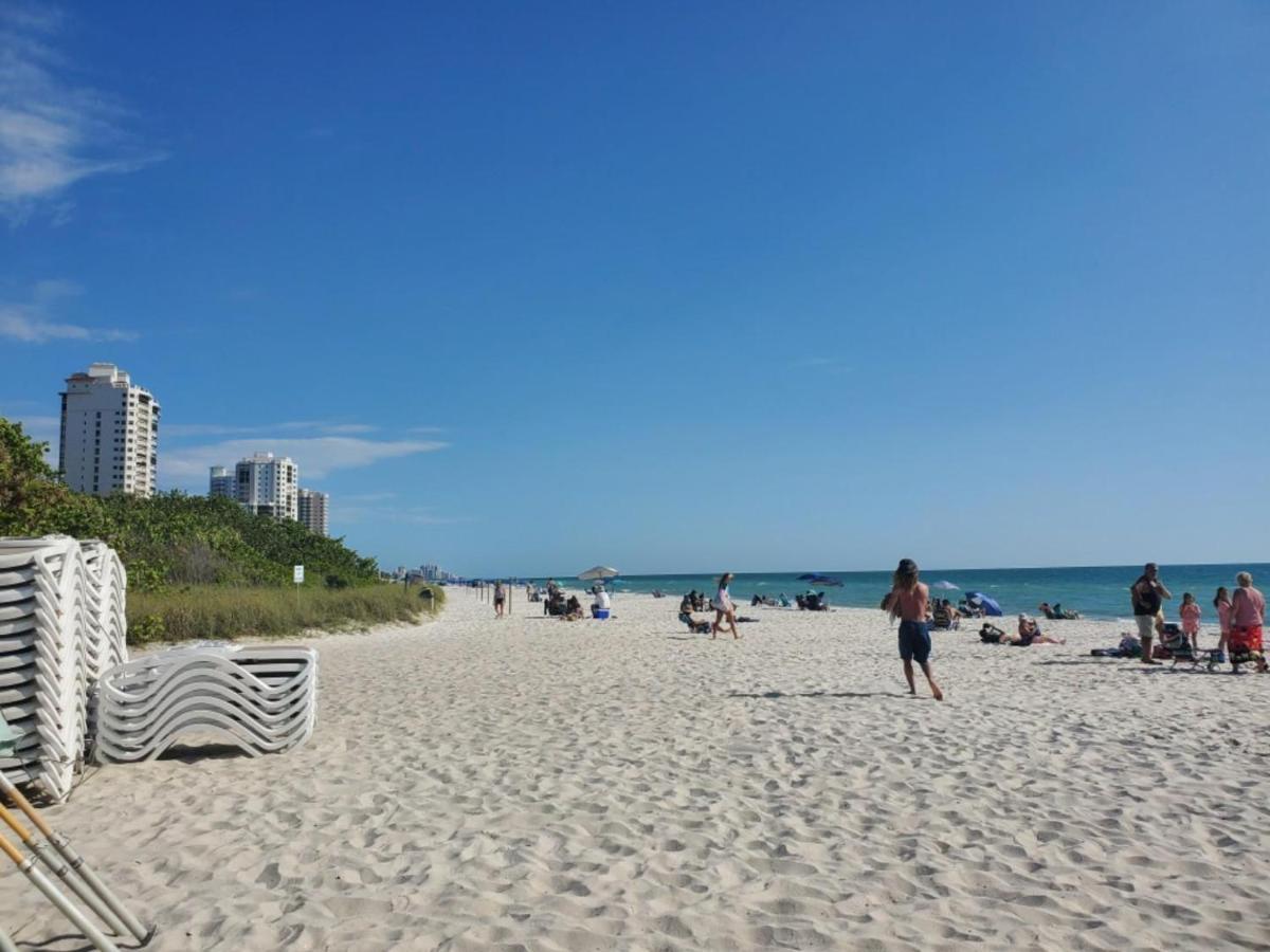 Few Steps To Ocean-4 Beach Cruisers & Free Parking & Private Backyard Jacksonville Beach Exterior photo
