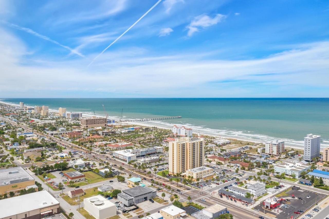 Few Steps To Ocean-4 Beach Cruisers & Free Parking & Private Backyard Jacksonville Beach Exterior photo