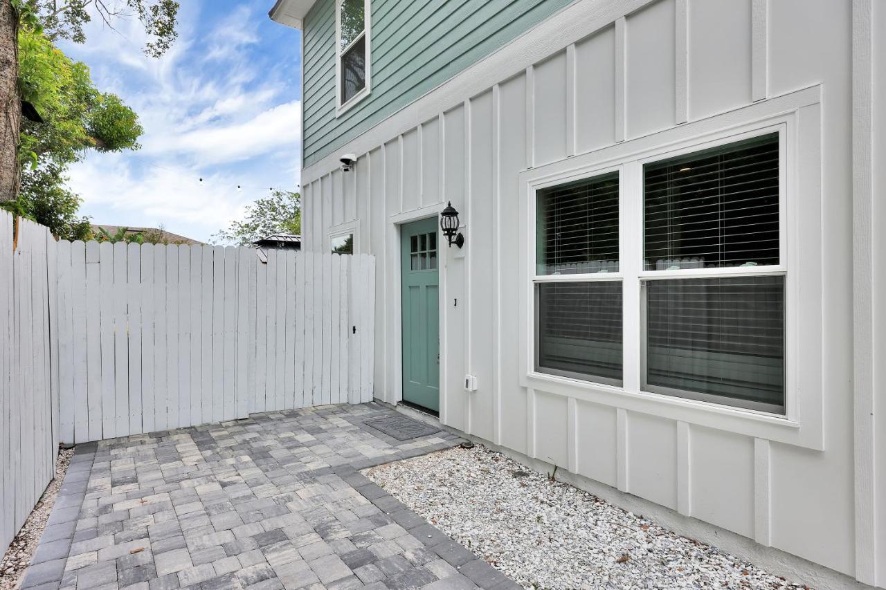 Few Steps To Ocean-4 Beach Cruisers & Free Parking & Private Backyard Jacksonville Beach Exterior photo